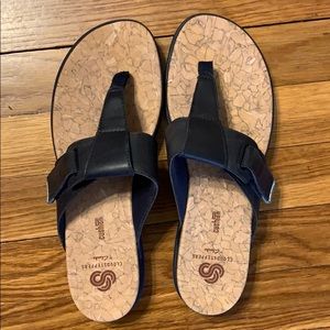 Clark’s cloudsteppers flip flops